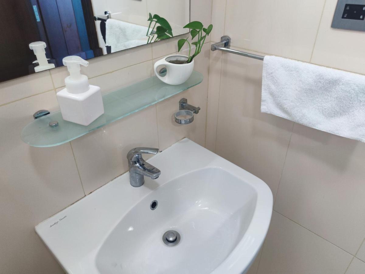 Abu Dhabi Cozy Mangrove View, Seaview 1 Bedroom 1 Partition Apartment Not Hotel Bagian luar foto
